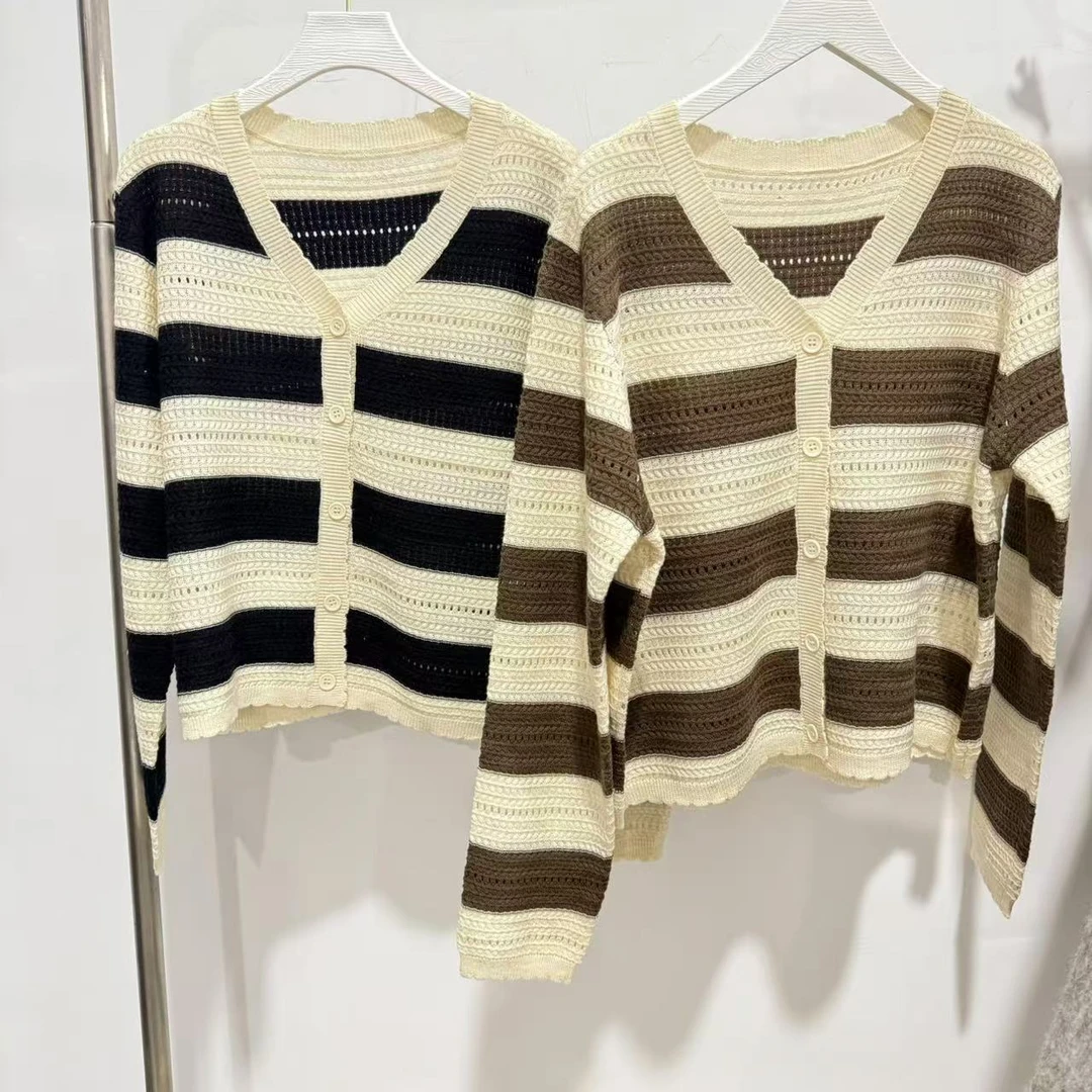 310开衫秋季宽条纹V领针织休闲百搭减龄毛衣外套