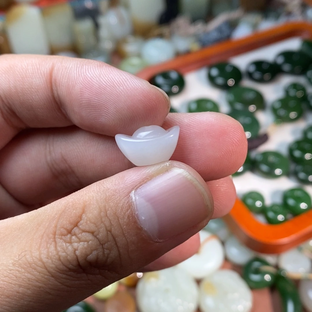 和田玉未镶嵌吊坠(不含链)