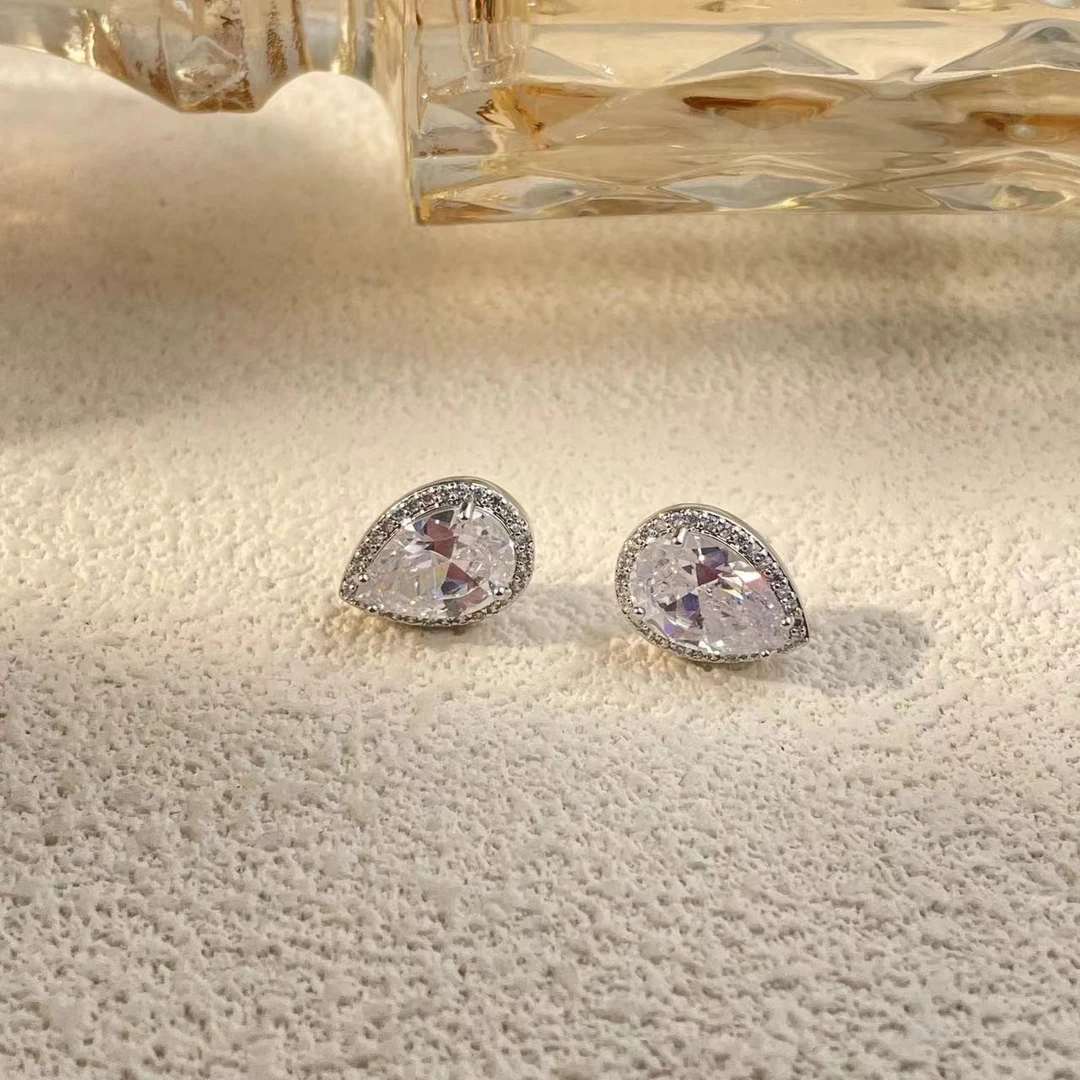 【高端定制】精品冰花白耳钉——————T9