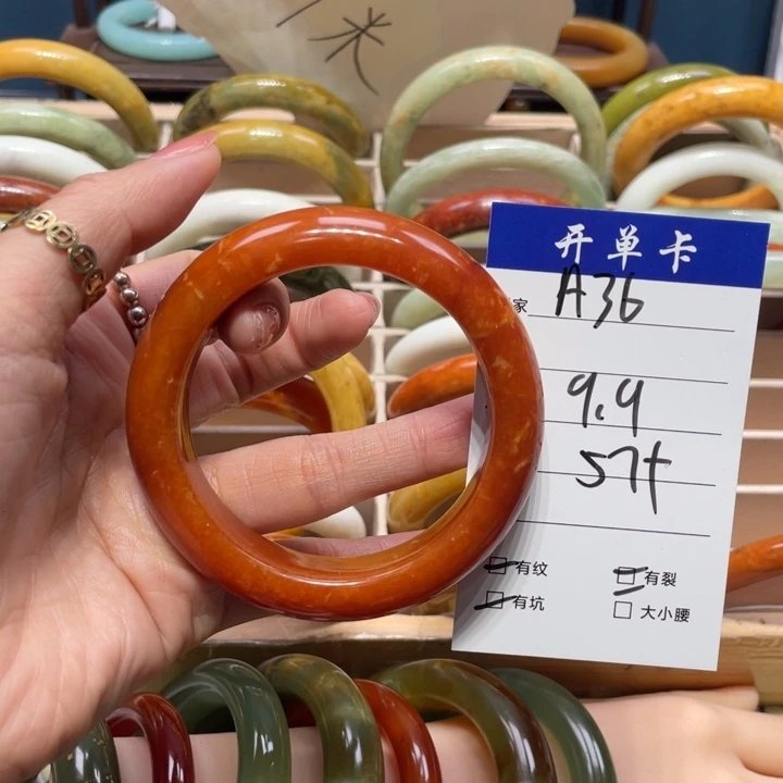 蛇纹石玉手镯未镶嵌小*女