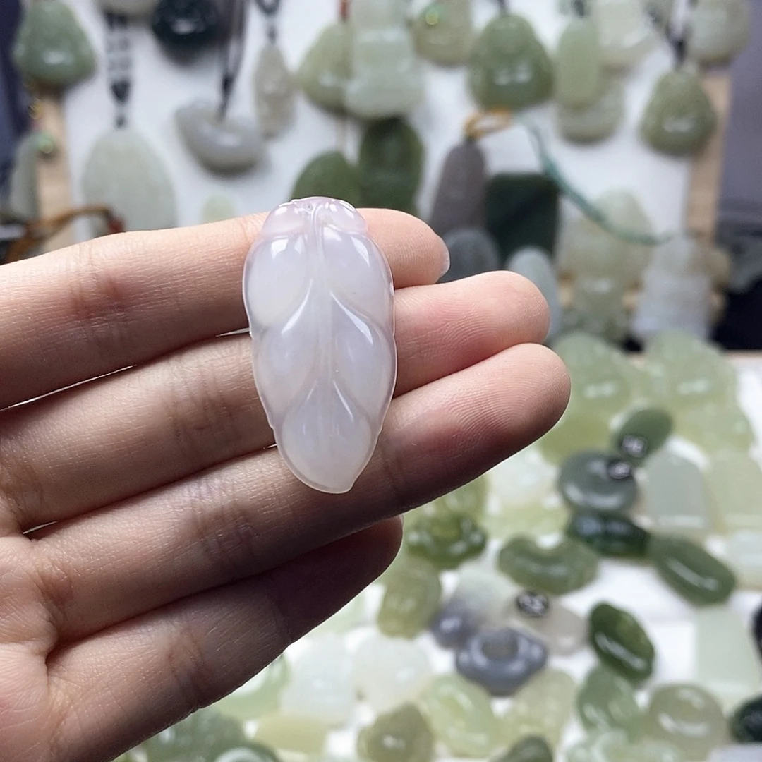 和田玉未镶嵌颈饰叶子35mm白冰1070