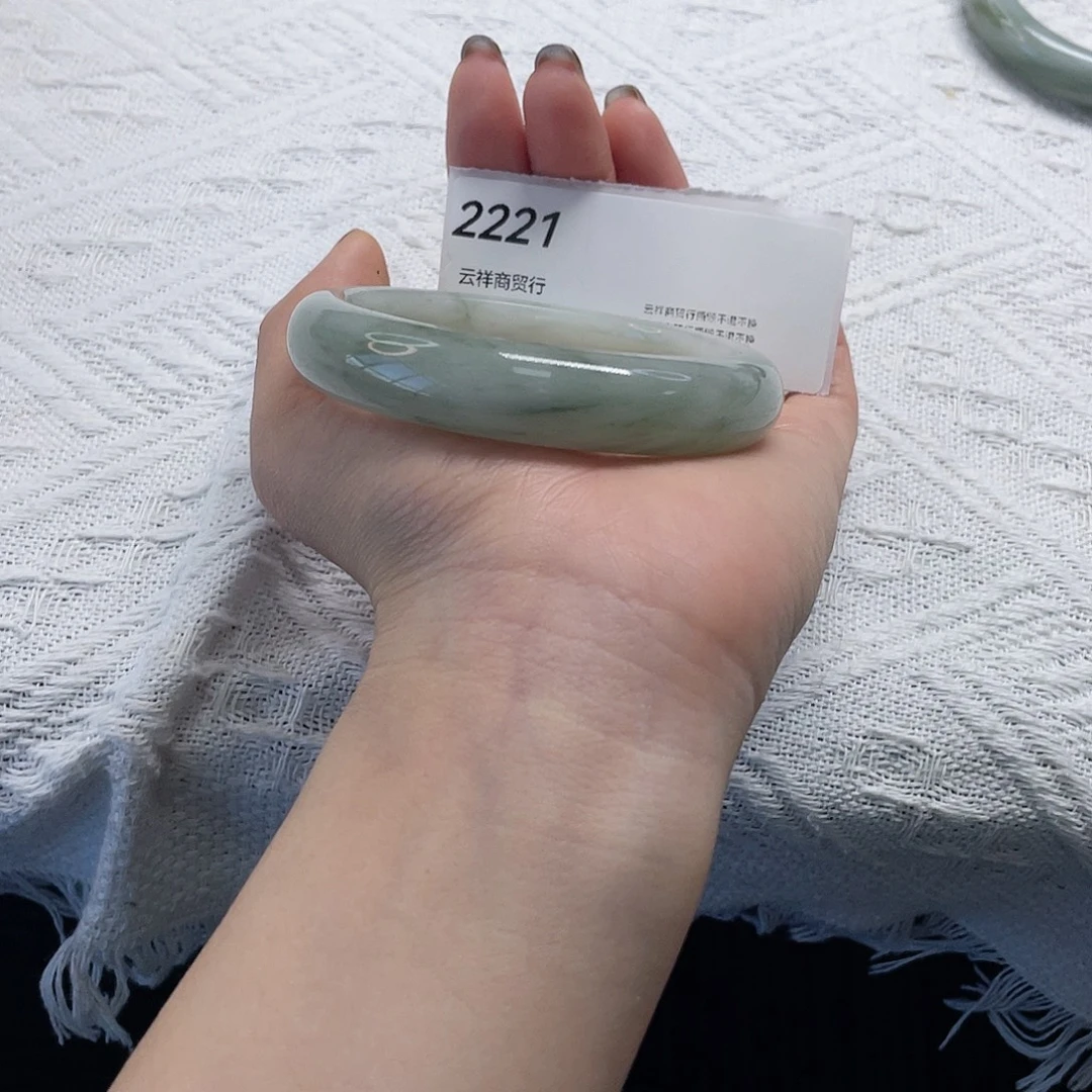 石英质玉未镶嵌手镯2221