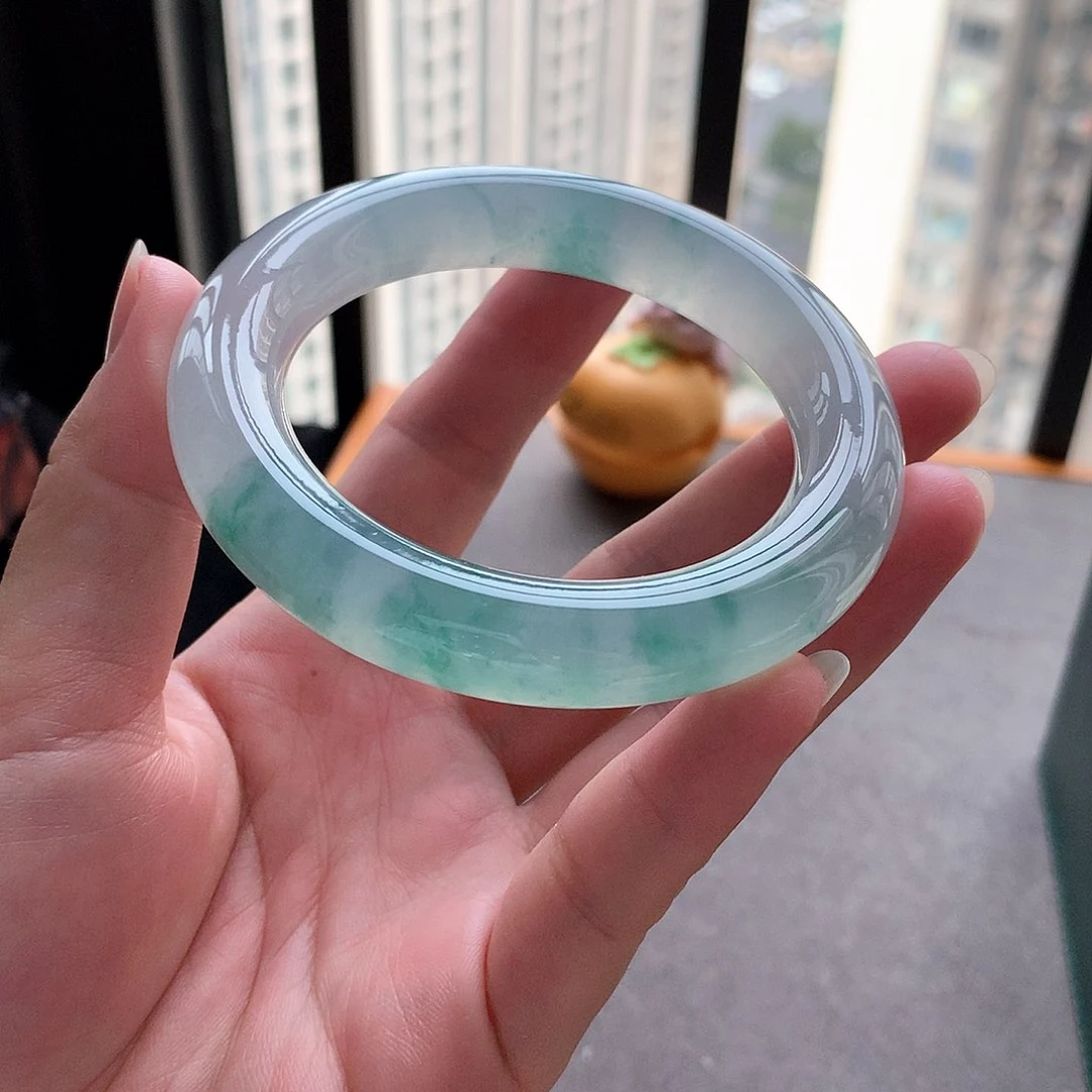 未镶嵌手镯翡翠天然翡翠手镯