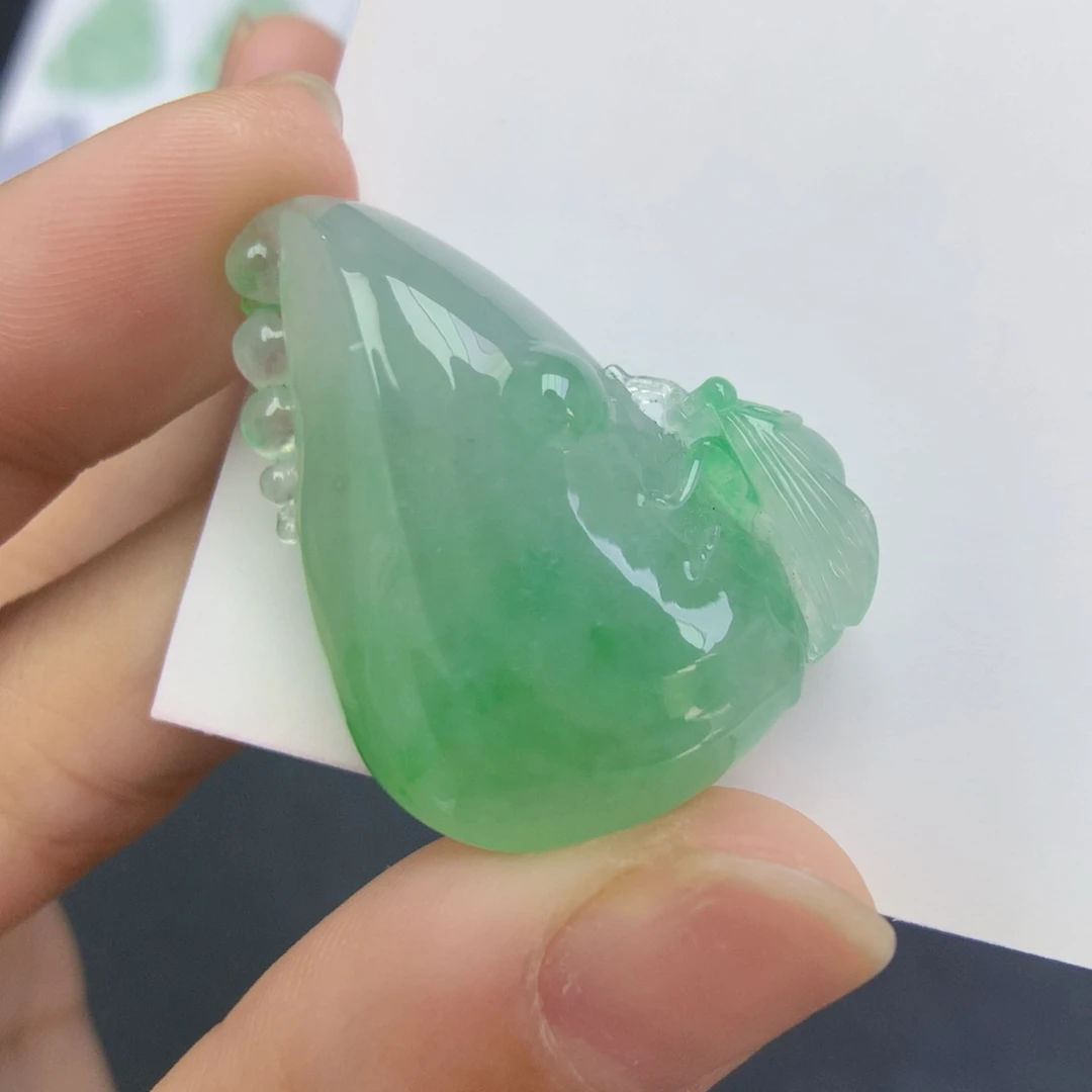 翡翠未镶嵌颈饰钱袋子