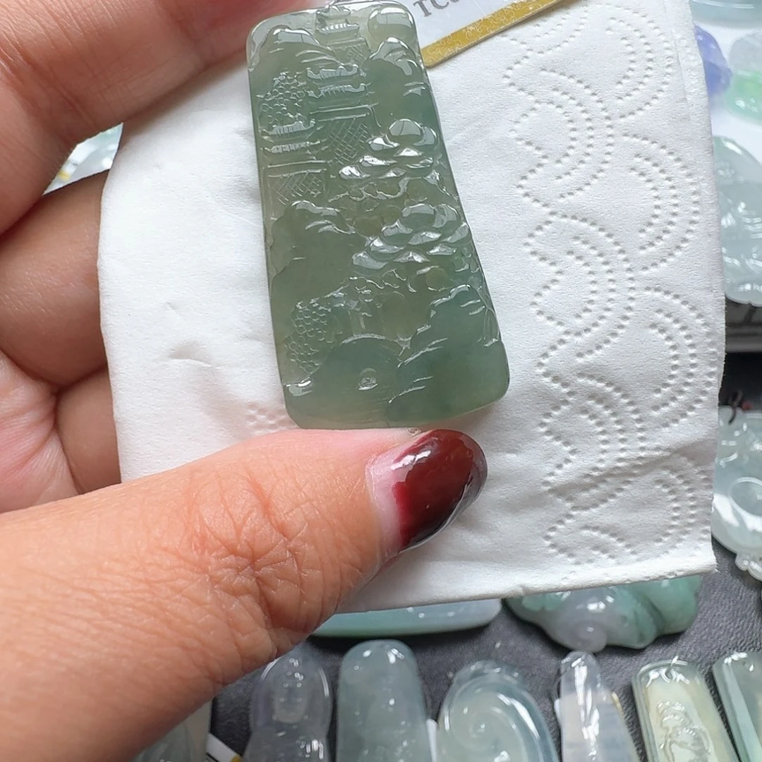 翡翠未镶嵌颈饰吊坠