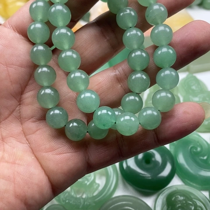 东陵石颈饰未镶嵌清**影