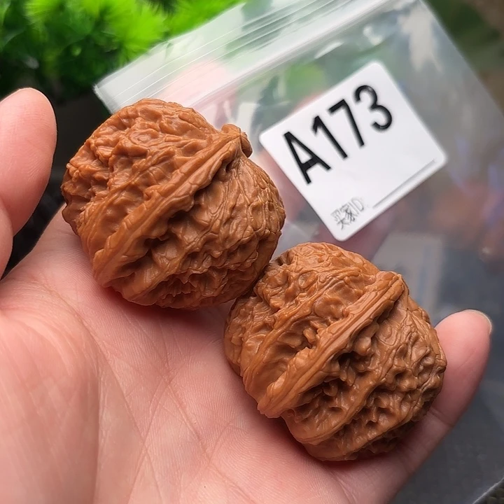 星***记把件桃核核桃白狮子41