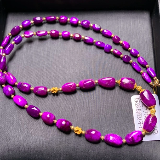 天然老料舒俱来项链 18K金 重12.6克 3-6.2mm 红丝绒