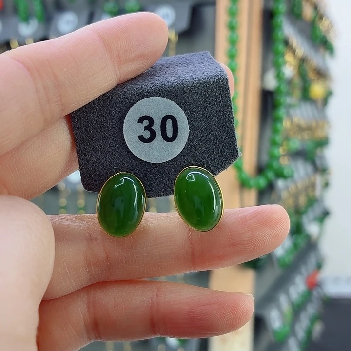 和田玉18K金镶嵌耳饰