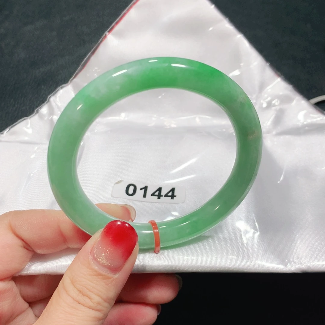 翡翠未镶嵌手镯（圆镯）0144-03