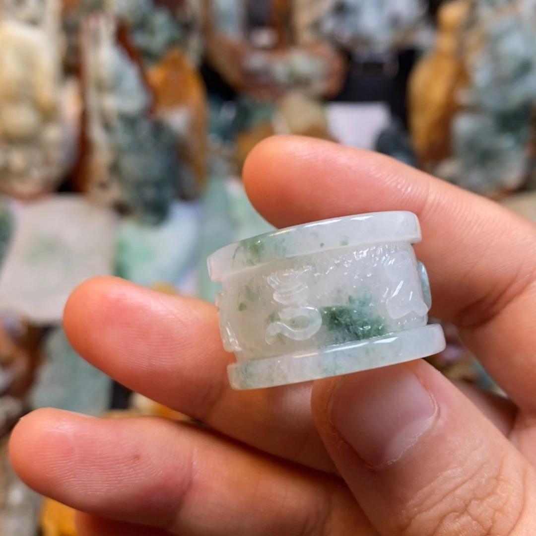 定制翡翠未镶嵌特色12