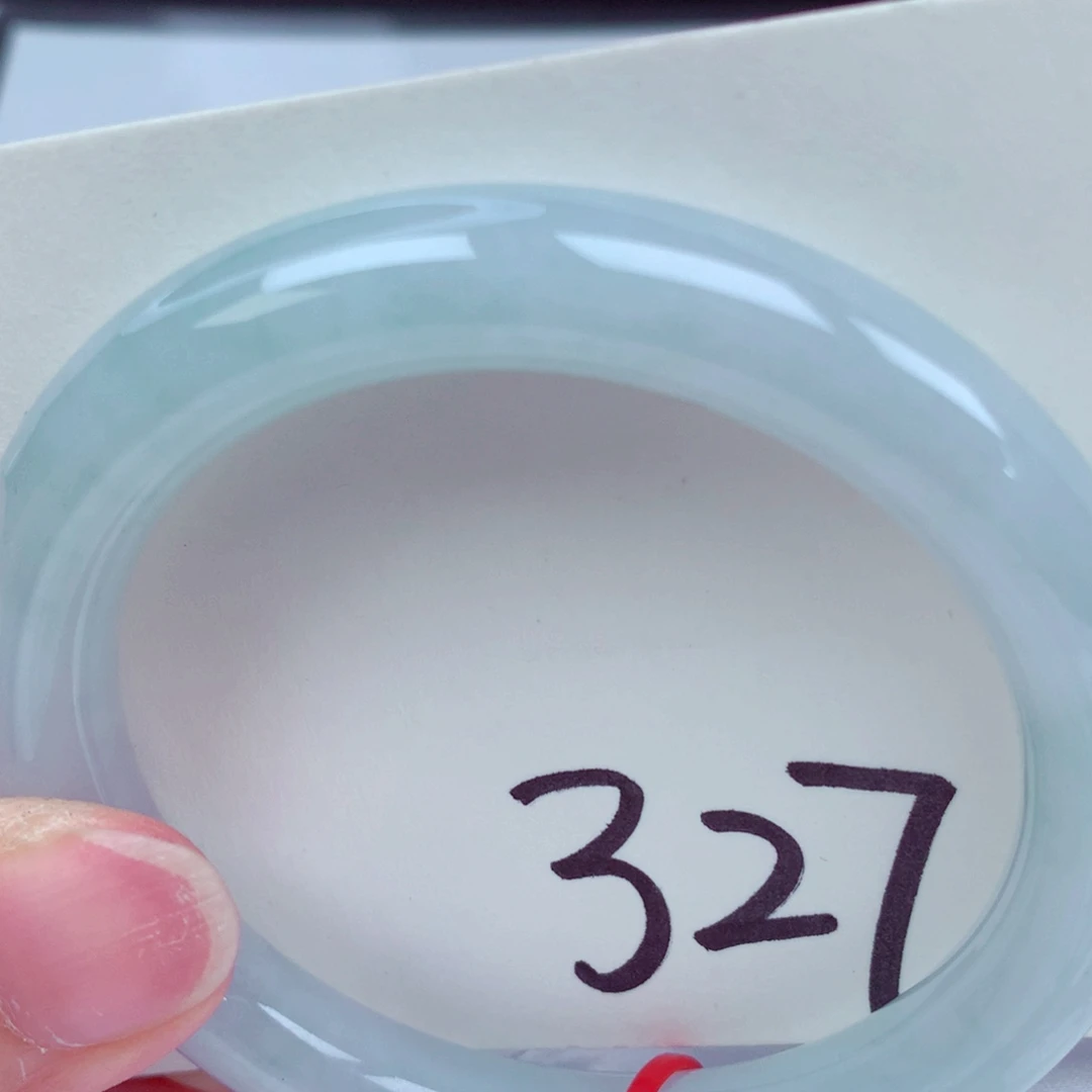 翡翠手镯未镶嵌翡翠