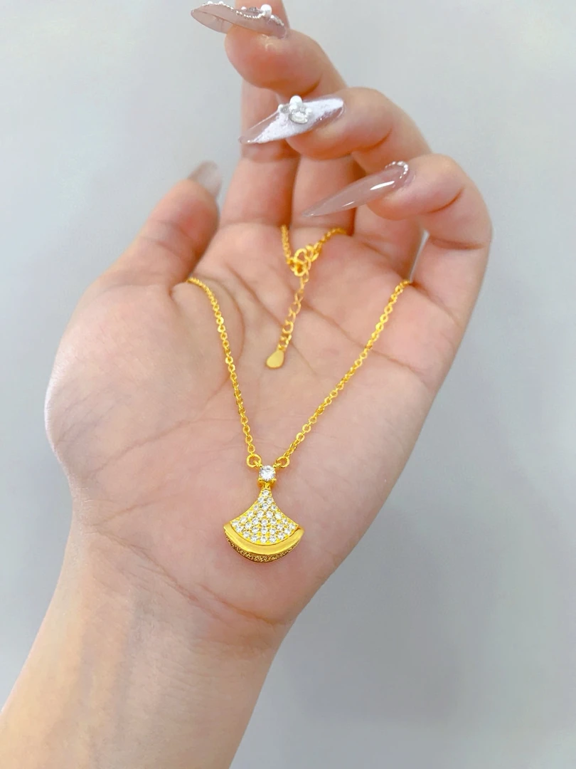 336【小别克珠宝-镶嵌小裙摆套链】