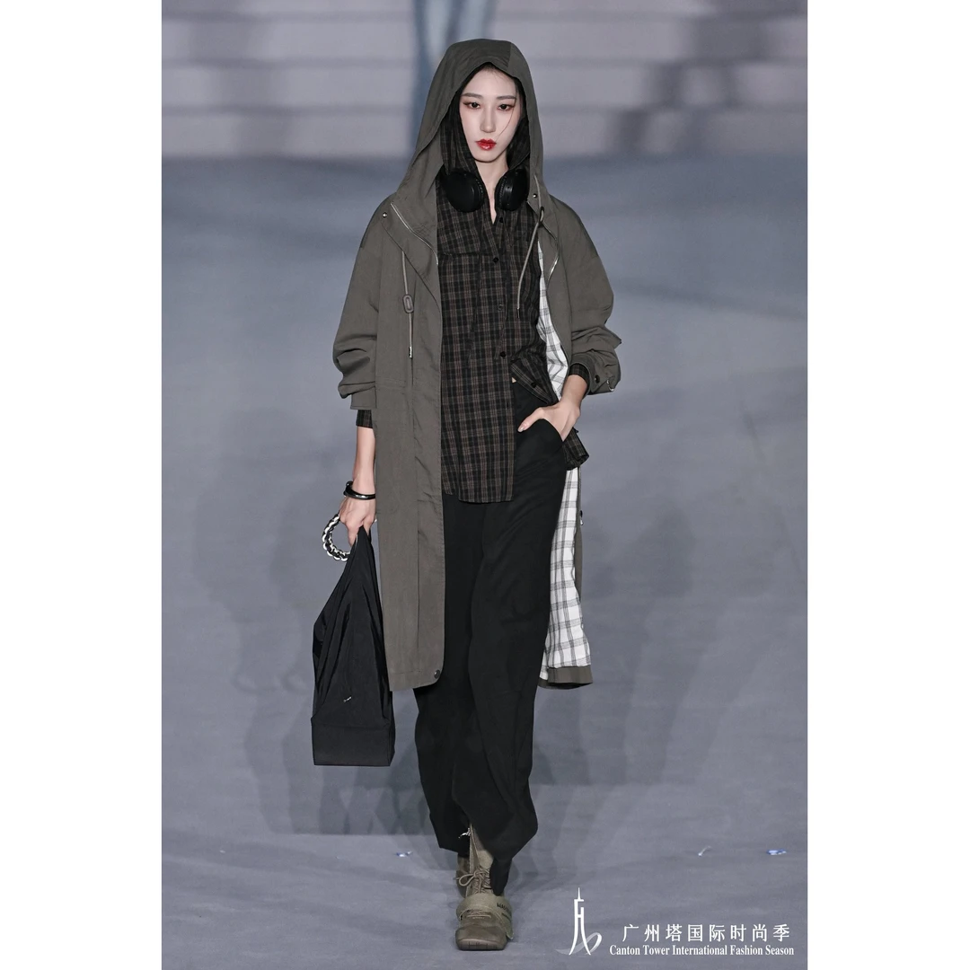 楚楚君 Laugh girl秀场同款【率性从容】韩系潮流长款风衣FL53321J