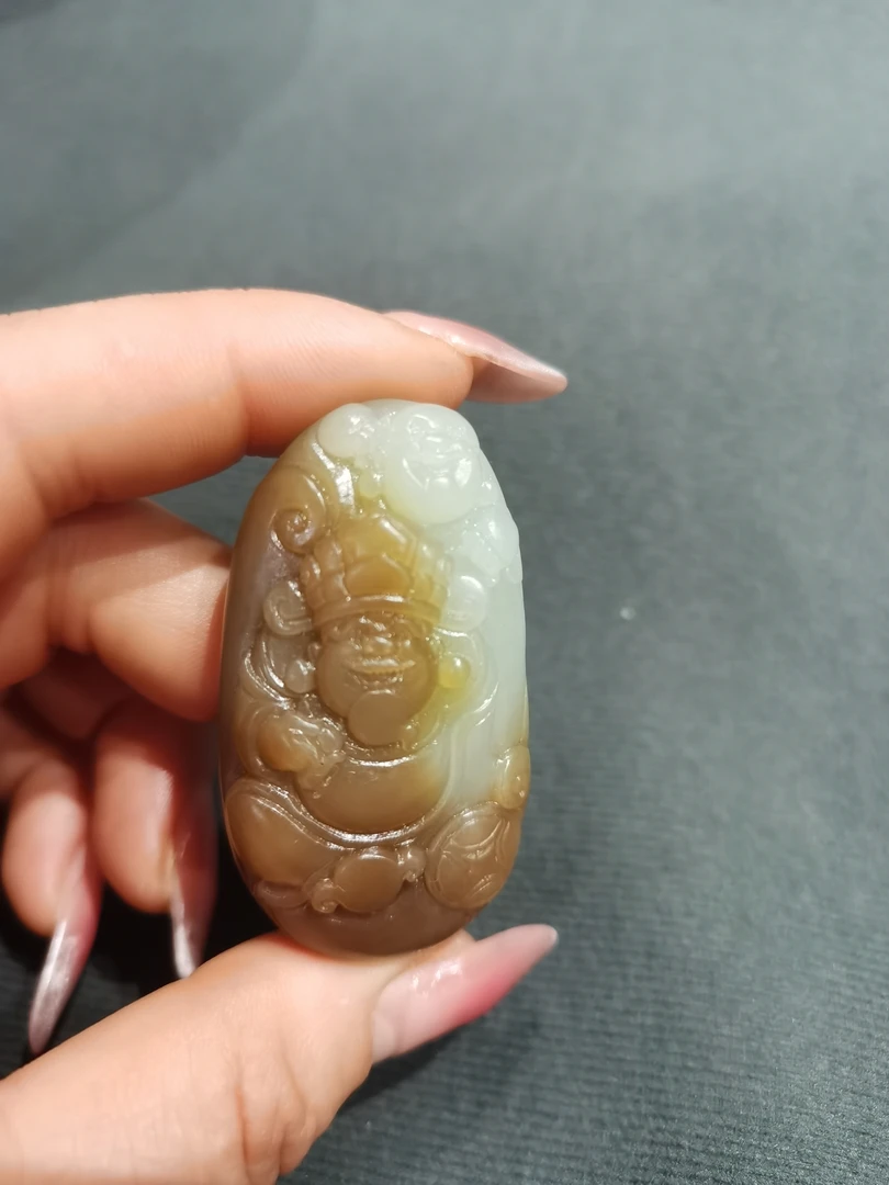 和田玉手工精雕大气玉质油润。