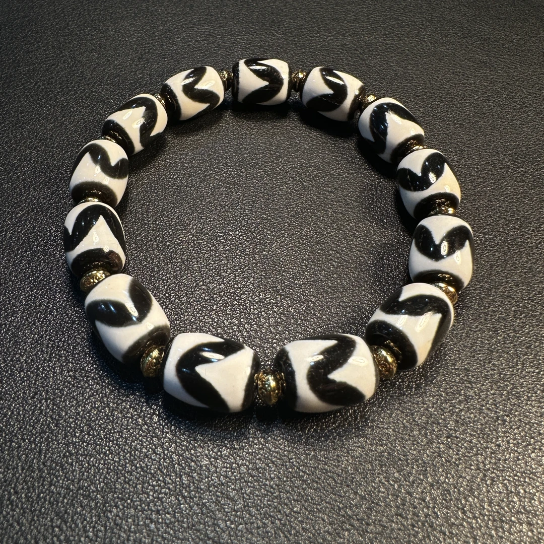 20世纪黑白牙牙桶珠手串 13.2mmx10.2mm /333-804