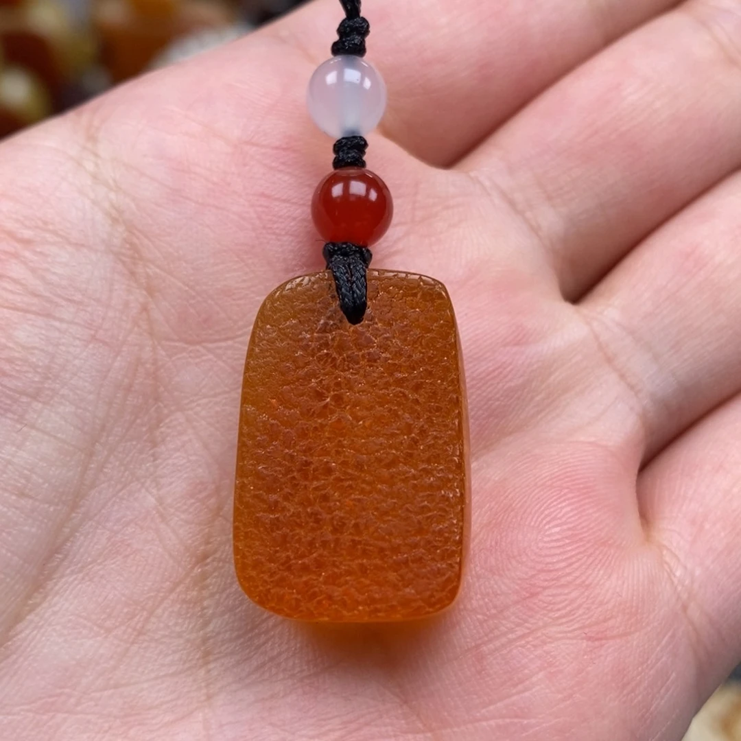 未镶嵌琥珀珠宝奇石