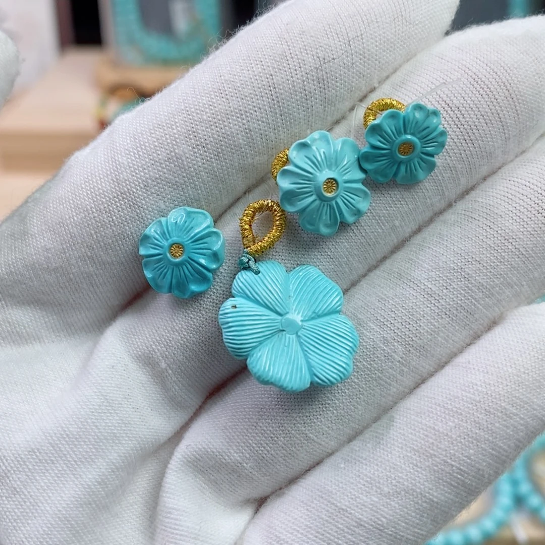 绿松石未镶嵌珠宝奇石