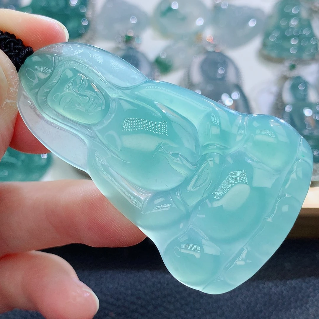 翡翠挂件未镶嵌翡翠
