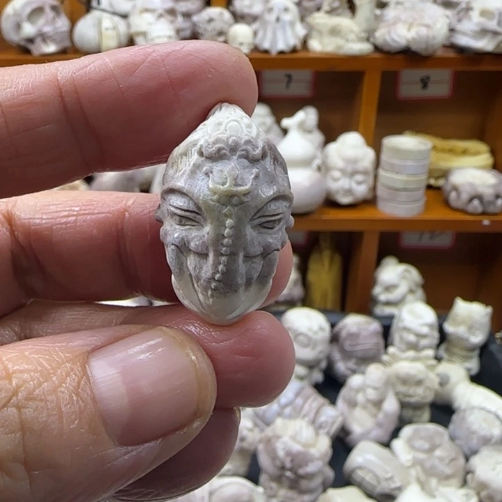 非金属配饰鹿角雕刻象神