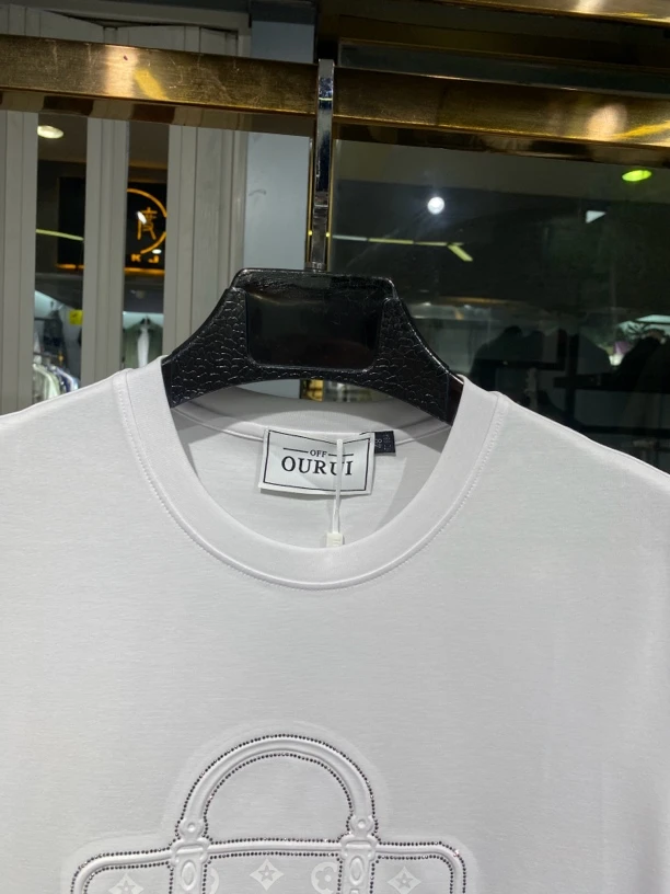 时尚钢压烫钻短袖T82323