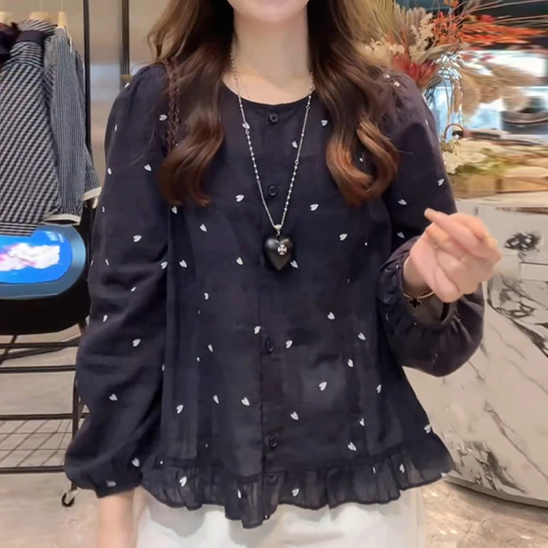 韩系减龄小香风爱心碎花衬衫早秋新款裙摆设计超显瘦轻薄长袖上衣