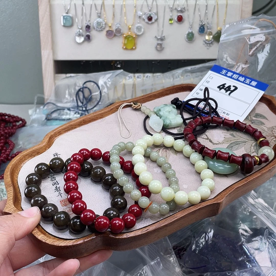 岫玉未镶嵌吊坠吊坠