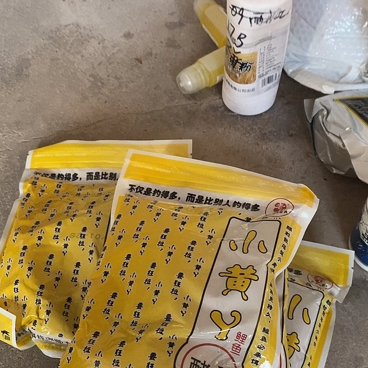 小黄鸭发2包过期的，