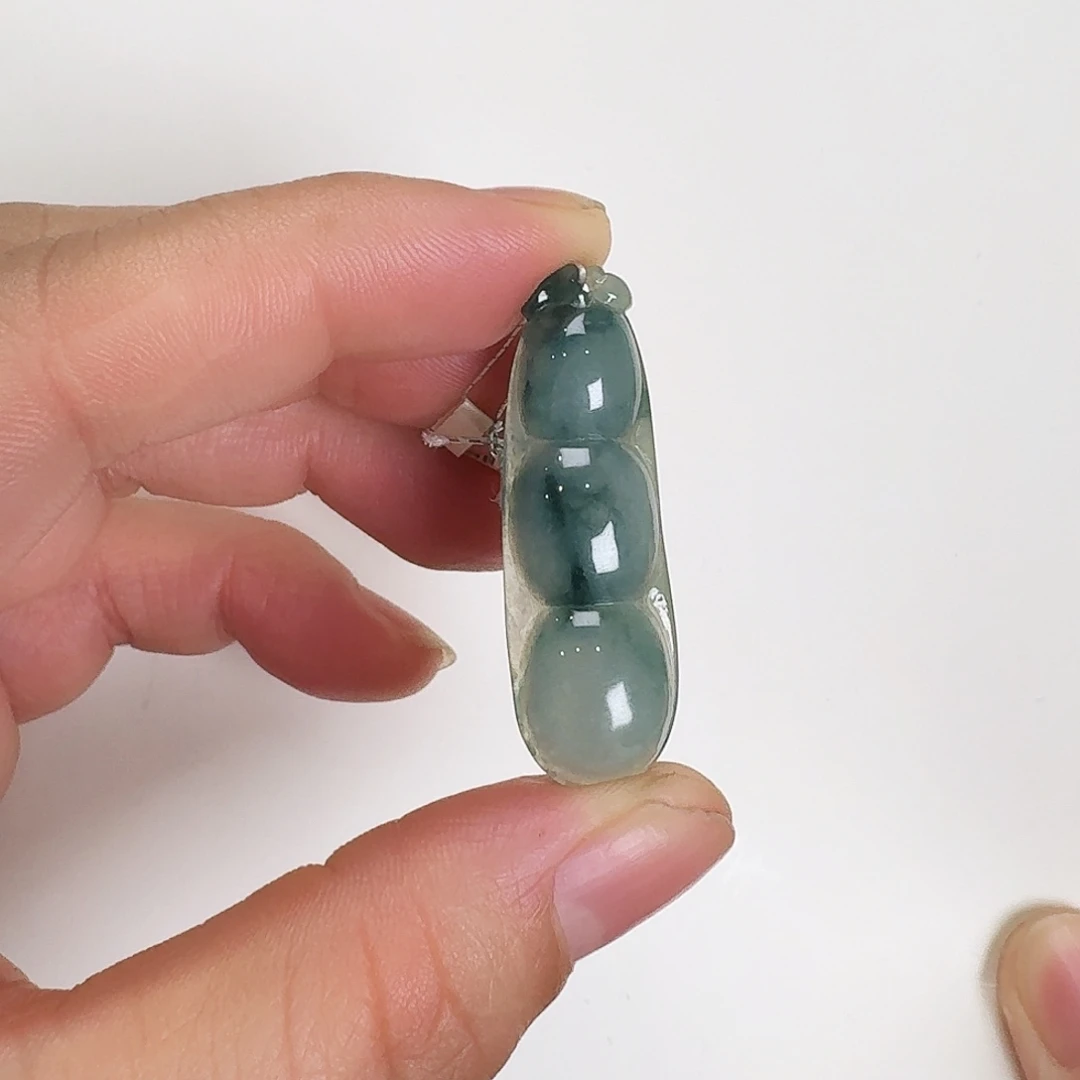 翡翠颈饰未镶嵌福豆