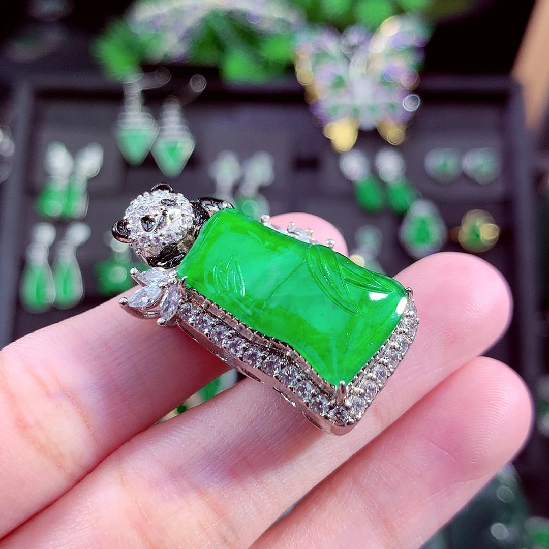 颈饰未镶嵌翡翠天然