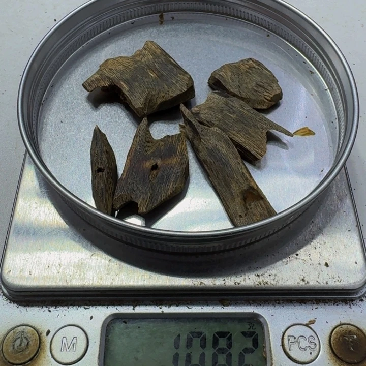 沉香碎屑沉香沉水树心油张勺子