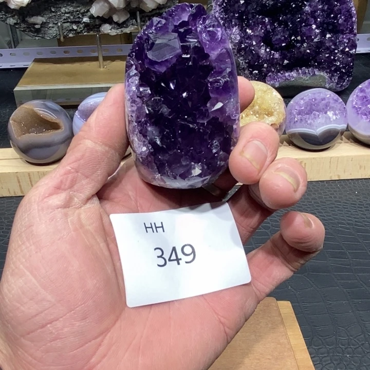 紫晶未镶嵌大型摆件（非配饰）