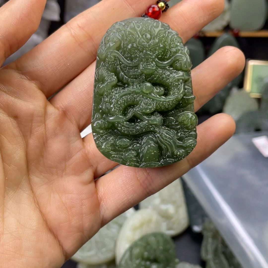 豹***帅和田玉未镶嵌颈饰