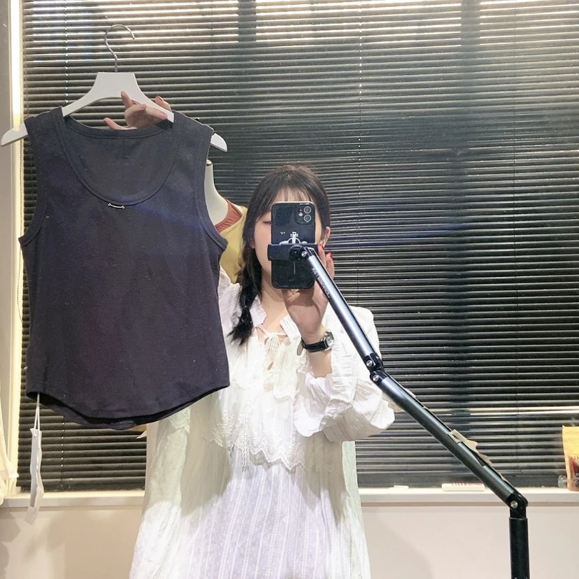 【闪购商品】灰色背心