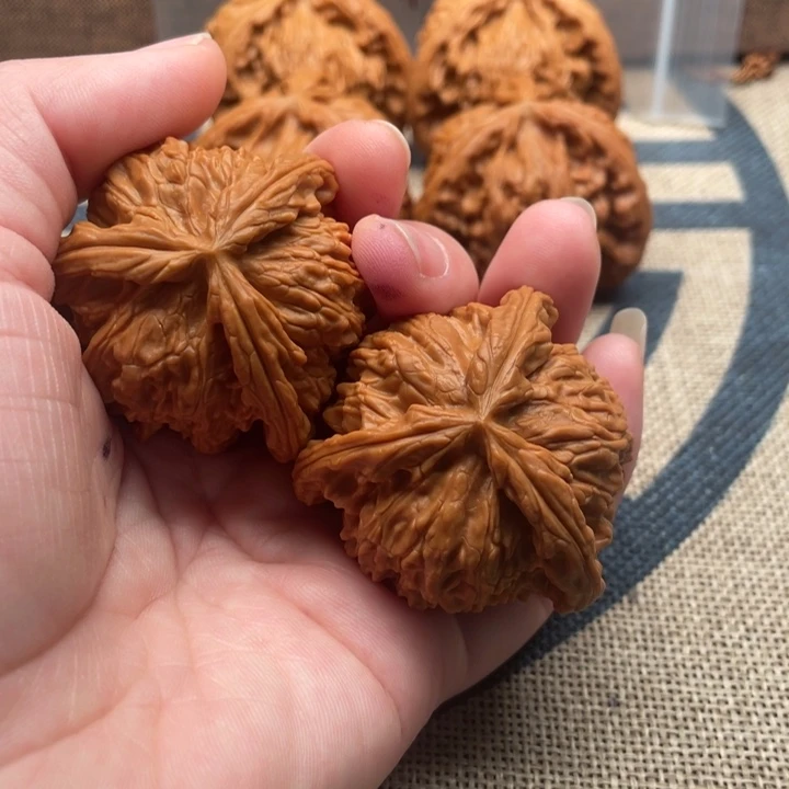 杜***凯核桃白狮子42核桃