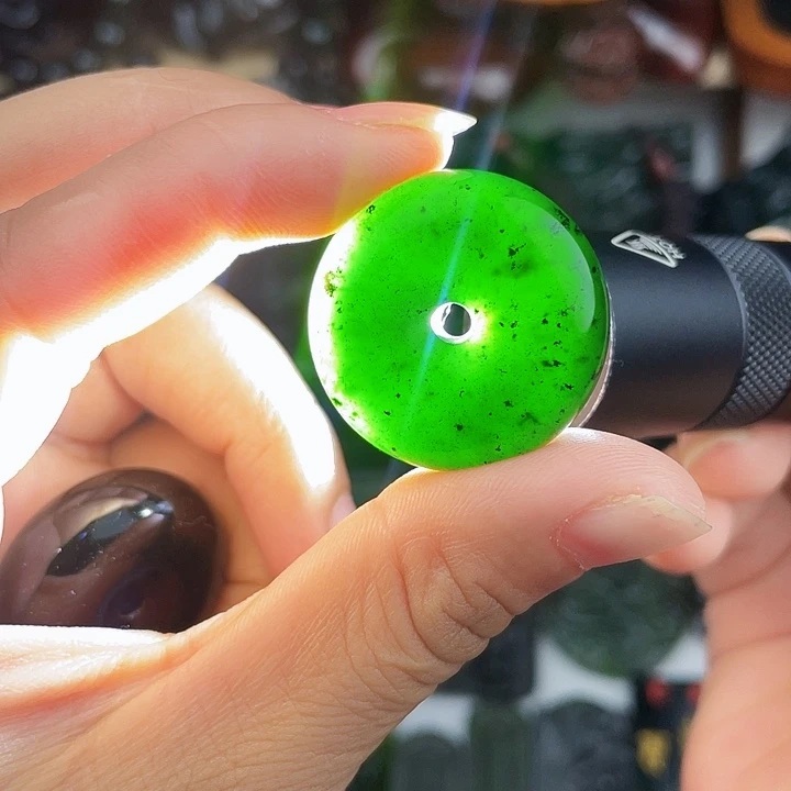 未镶嵌蛇纹石玉手串泰山玉平安扣