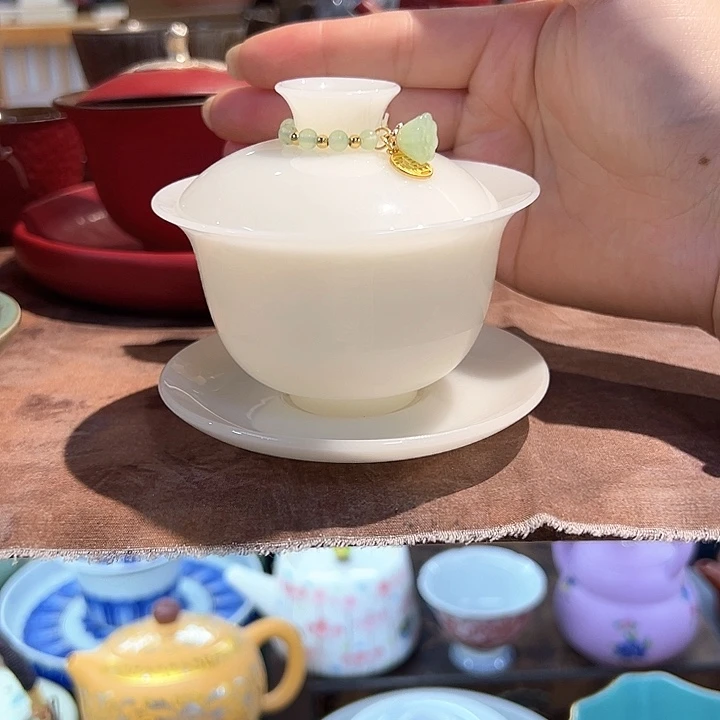 瓷片漂亮的小茶具耶