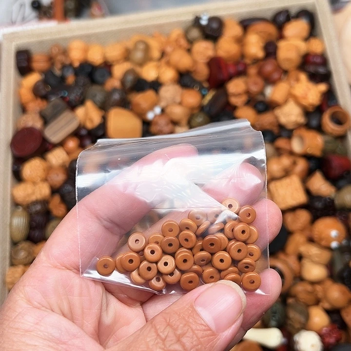 非洲紫檀（红花梨）吊坠未镶嵌小**咪