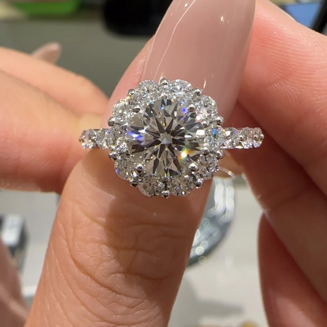 铂Pt950镶嵌实验室培育钻石带钻圆包1卡