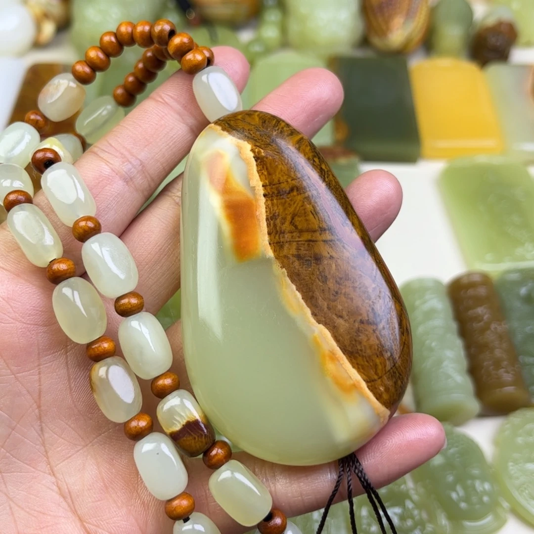 新疆昆仑山料无事牌