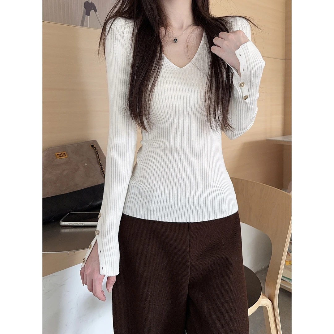 实拍2025秋冬韩版气质温柔修身V领纽扣设计6羊毛针织打底衫上衣