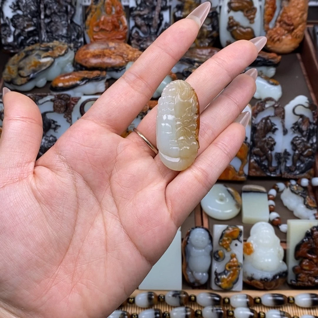 颈饰未镶嵌和田玉