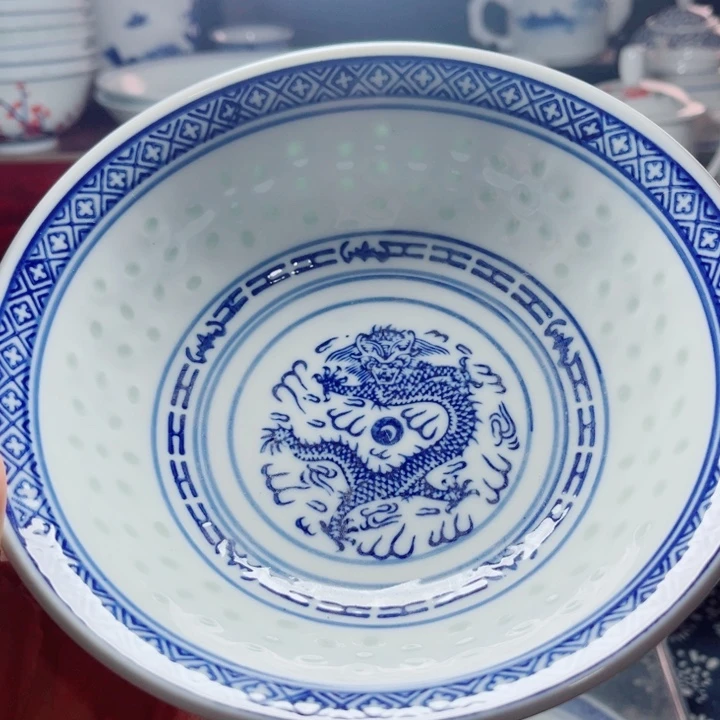 青花玲珑7寸面碗荷叶边龙纹