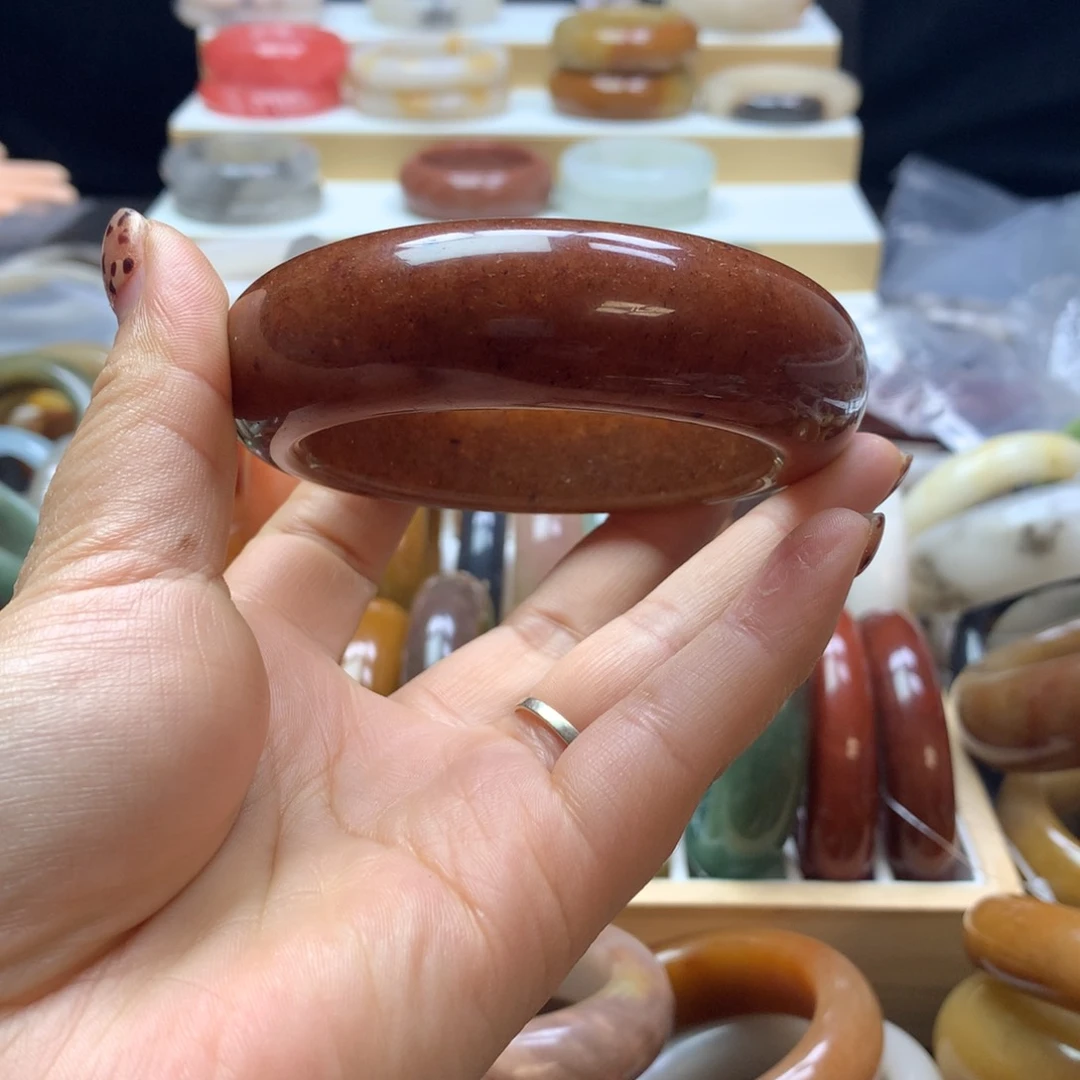 石英质玉手镯未镶嵌宝****）