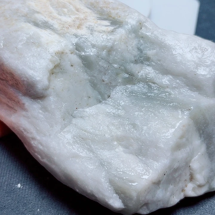 和田玉（糖玉）未镶嵌珠宝奇石
