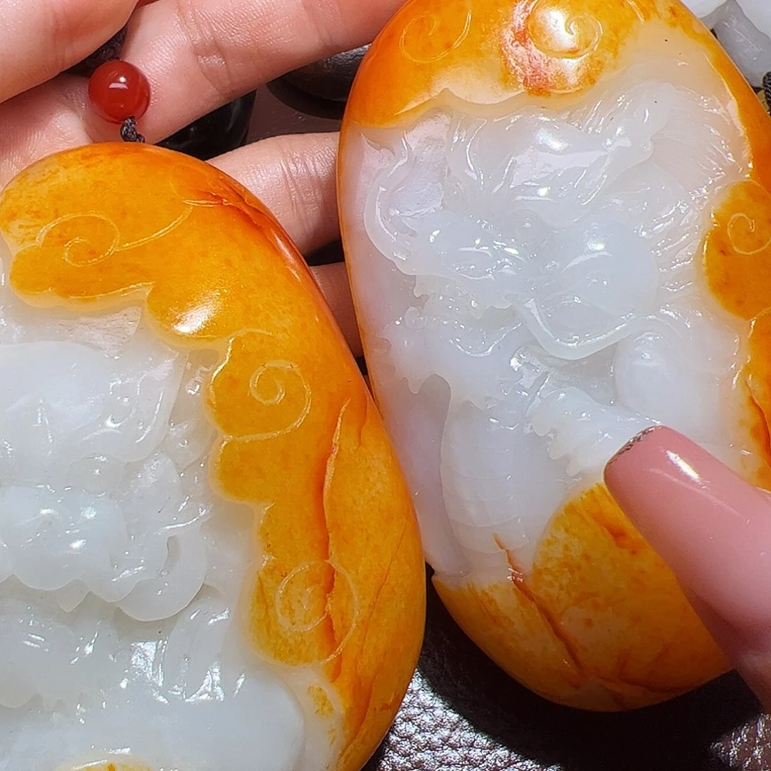 程***鹏和田玉未镶嵌颈饰