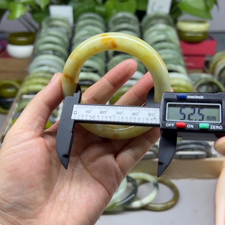 蛇纹石玉未镶嵌手镯14