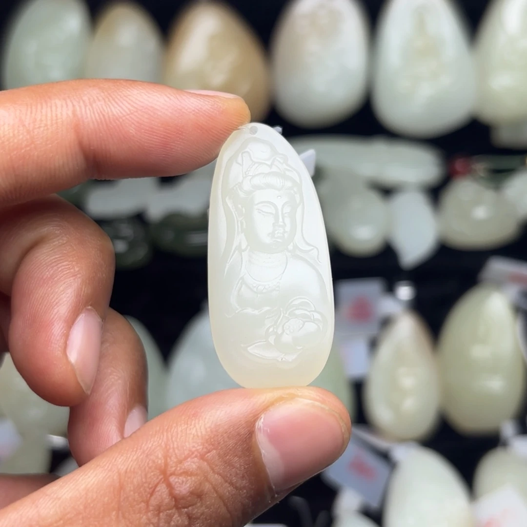 和田玉未镶嵌颈饰