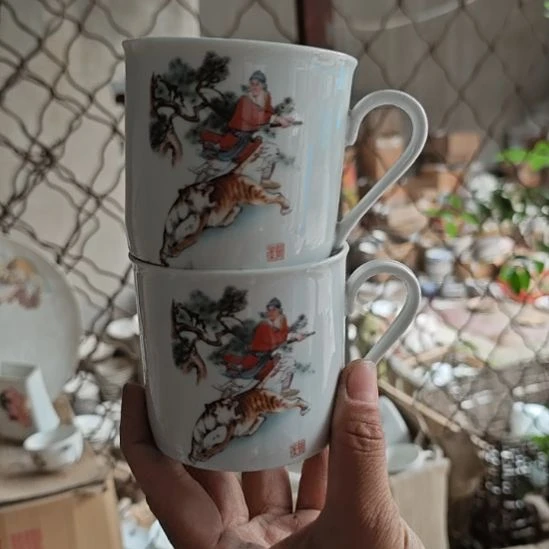 库存微瑕武松打虎杯子两个