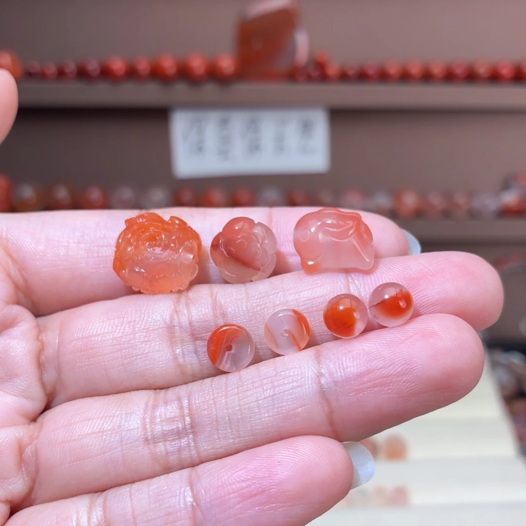 青***儿未镶嵌川料南红玛瑙7个